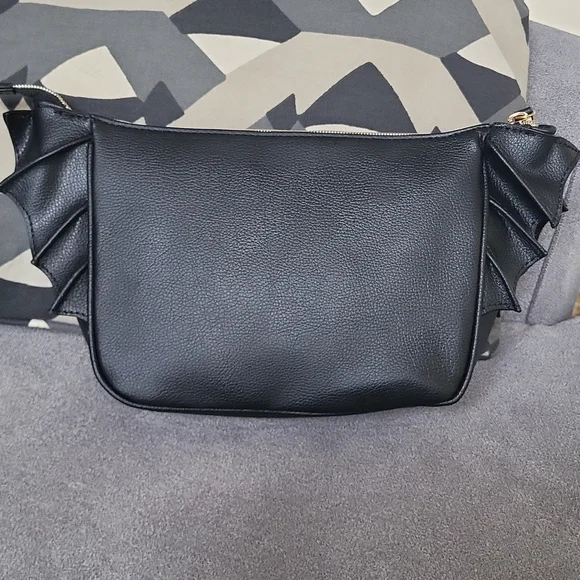 New Jeffree Star Cosmetics Black Bat Purse Makeup Bag Halloween 2021 Exclusive - Picture 3 of 5